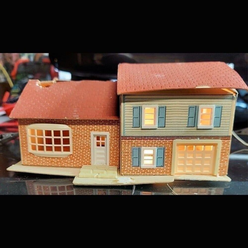 Split Level Houses Lot of 2 HO 1950s Cardboard Vintage IDEAL Models?